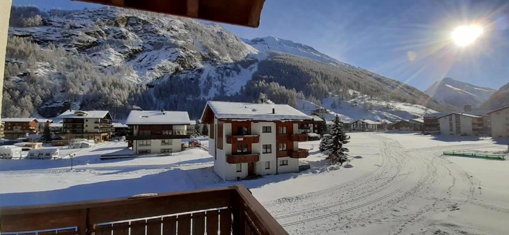 Free Cable Car & Bus In The Summer Haus L'Oree Saas-Grund Buitenkant foto